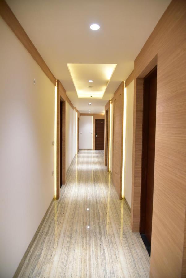 Hotel Crystal Grand Халдвани Экстерьер фото